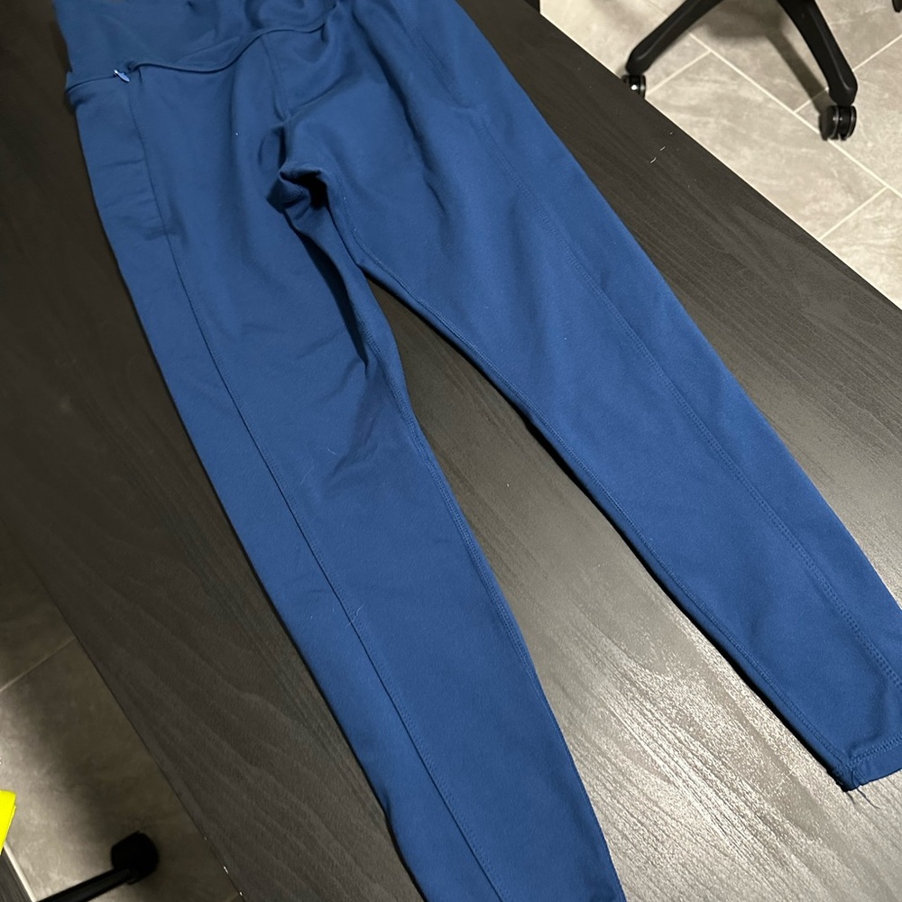 Blue Athletic leggings.